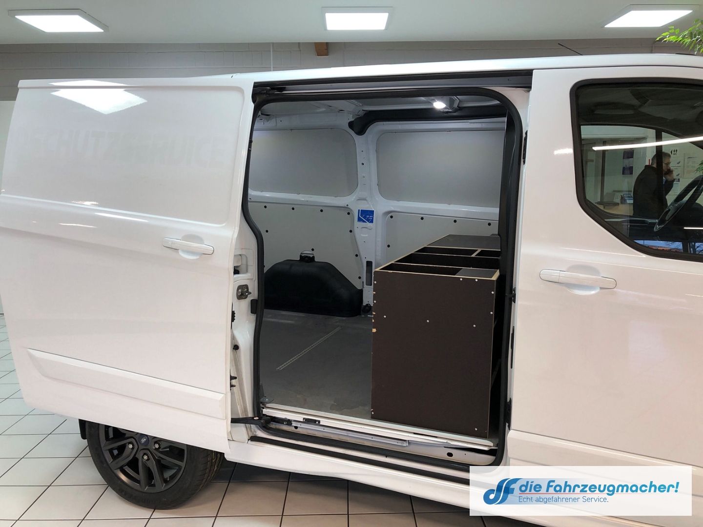 Fahrzeugabbildung Ford Transit Custom Kasten 290 L1 Sport 2.0 TDCI EU6d