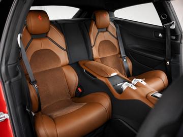 2021 Ferrari GTC4LUSSO — миниатюра 21