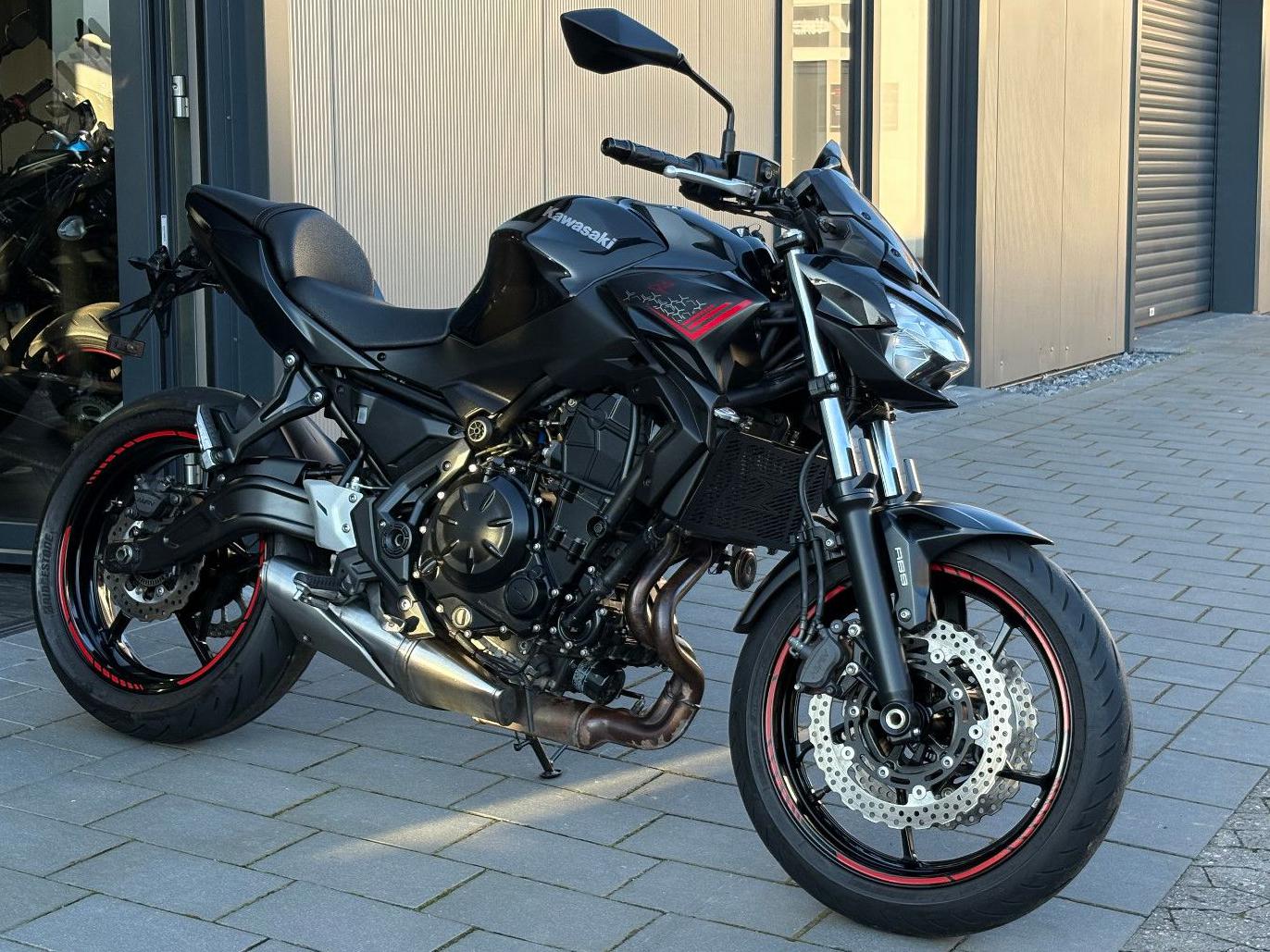 Kawasaki Z 650 *Top Zustand,Checkheft gepflegt,A2 möglich