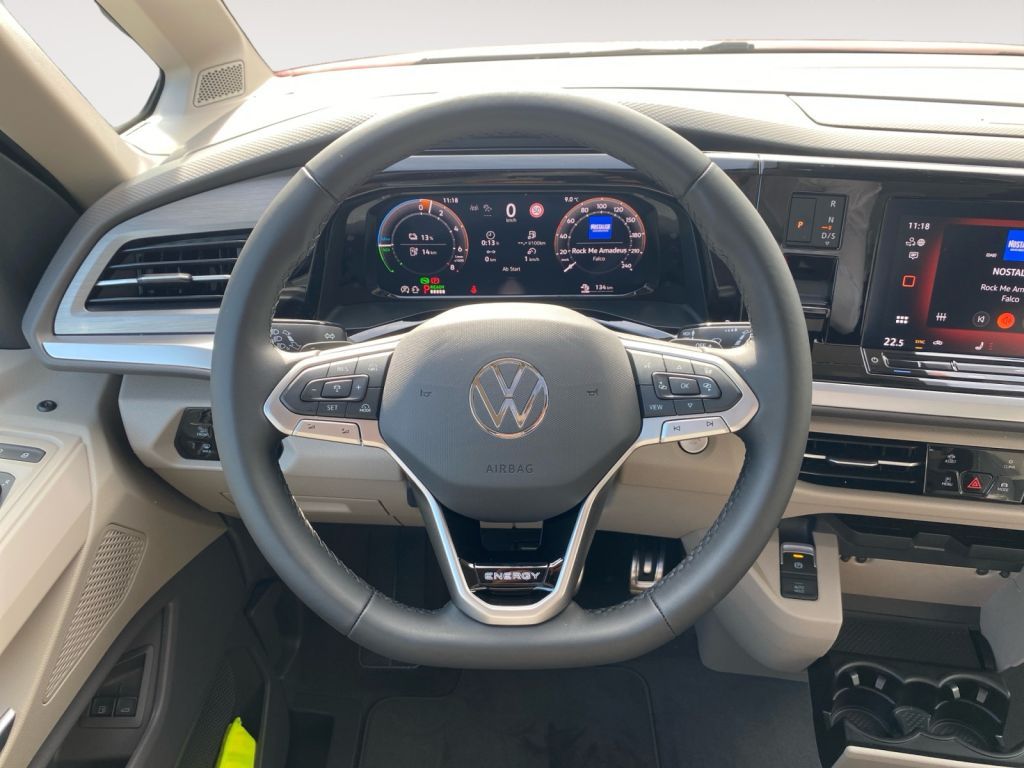 Fahrzeugabbildung Volkswagen T7 Multivan 1,5 eHybrid 4MOTION LÜ Energy