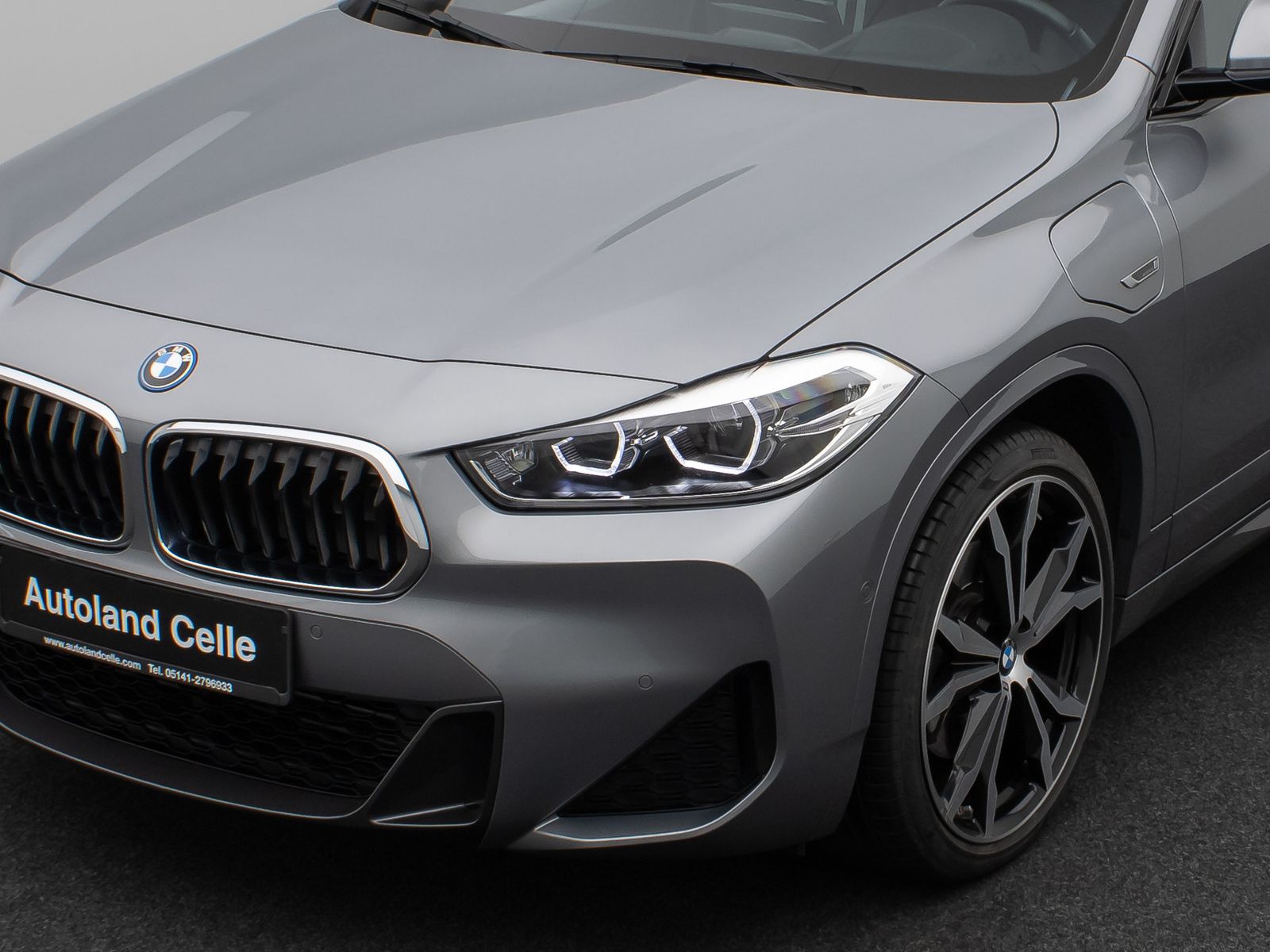 Fahrzeugabbildung BMW X2 xD25e M Sport HUD DAB HiFi LED Alarm 20Zoll