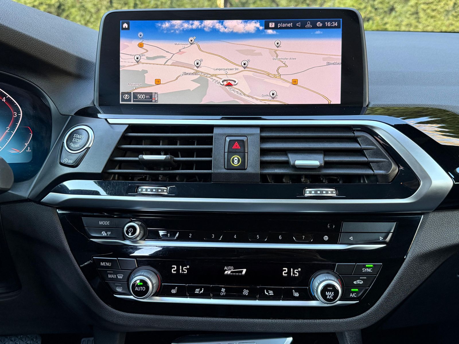 Fahrzeugabbildung BMW X3 xDrive Aut. 20i LED+NAVI+SHZ+LIVE+SPORT+LEDER
