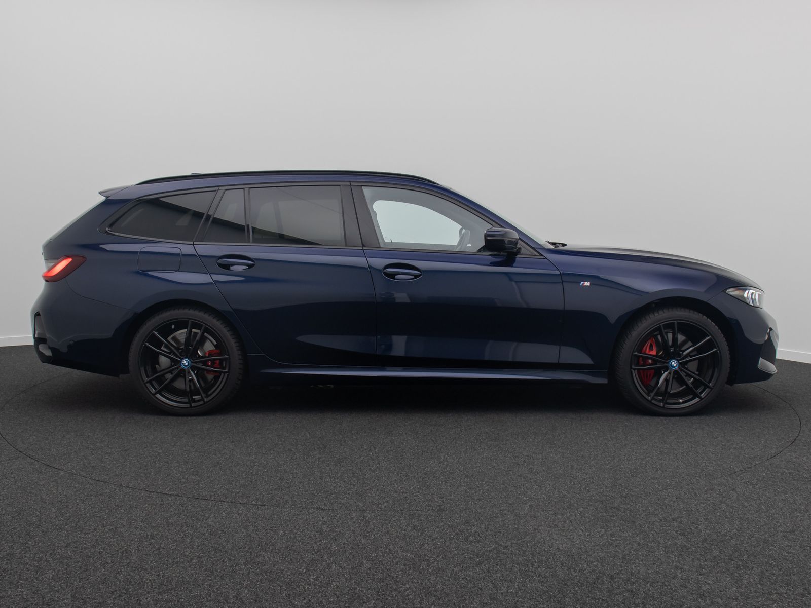Fahrzeugabbildung BMW 330e xD M Sport H/K AHK HUD Kamera DAB Komfort