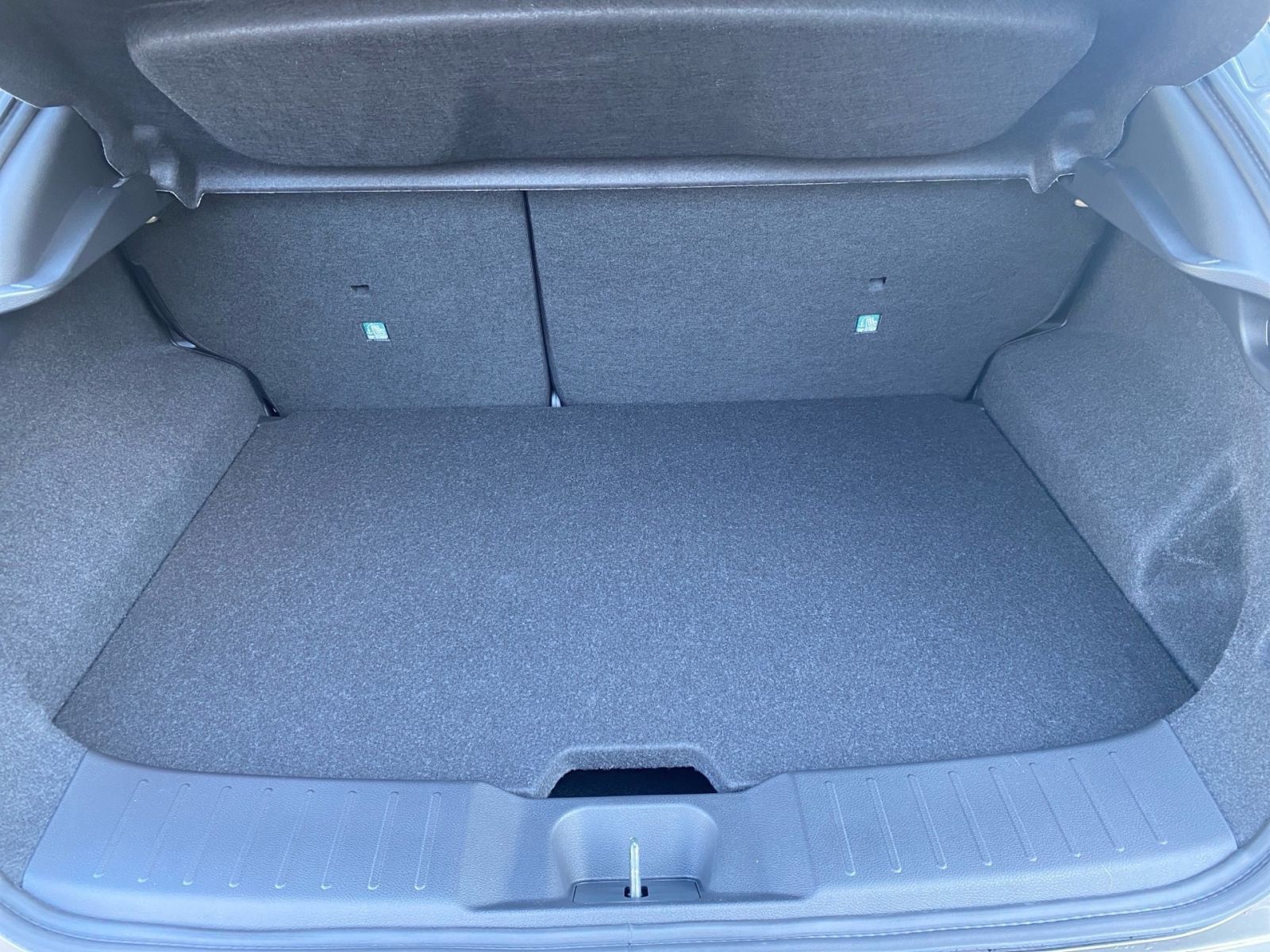 Fahrzeugabbildung Nissan JUKE 1.6 HYBRID 143 PS AT Tekna *BOSE*360'Kamera