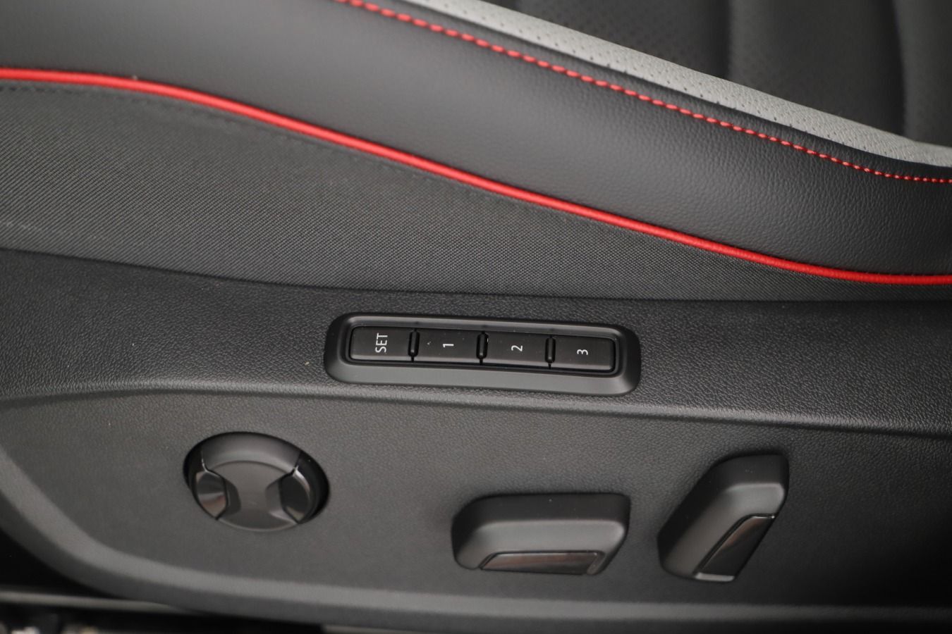 Volkswagen Golf 8 VIII GTI 2.0 TSI DSG IQ.Light/ACC/HuD/Har foto 12