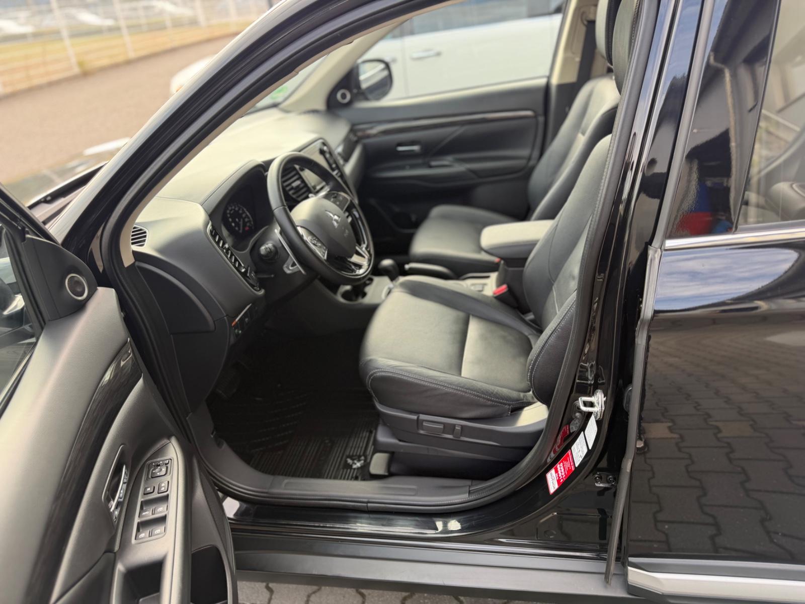 MITSUBISHI OUTLANDER - 2.2 - 150 CV  - 4WD - 7 PL - BVA