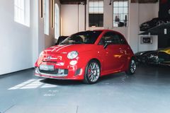 Fahrzeugabbildung Abarth 695 Tributo Ferrari *NR. 1016 / CARBON / SABELT*