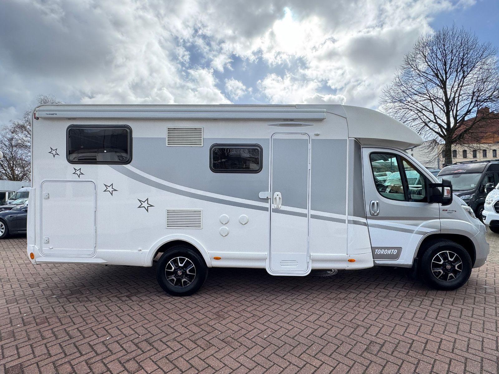 Vehicle image Miller TORONTO FIAT DUCATO SOLAR 2X TV SAT LUFTFEDER