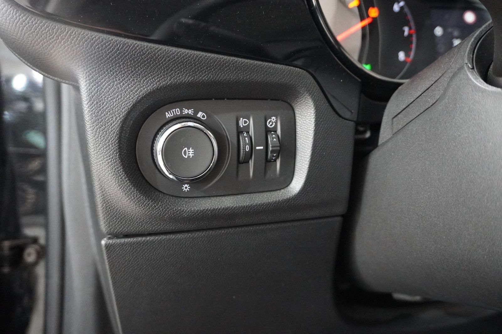 Fahrzeugabbildung Opel Corsa F 1.2 EDITION NAVI/TEMP/PDC/SPORT/DAB+