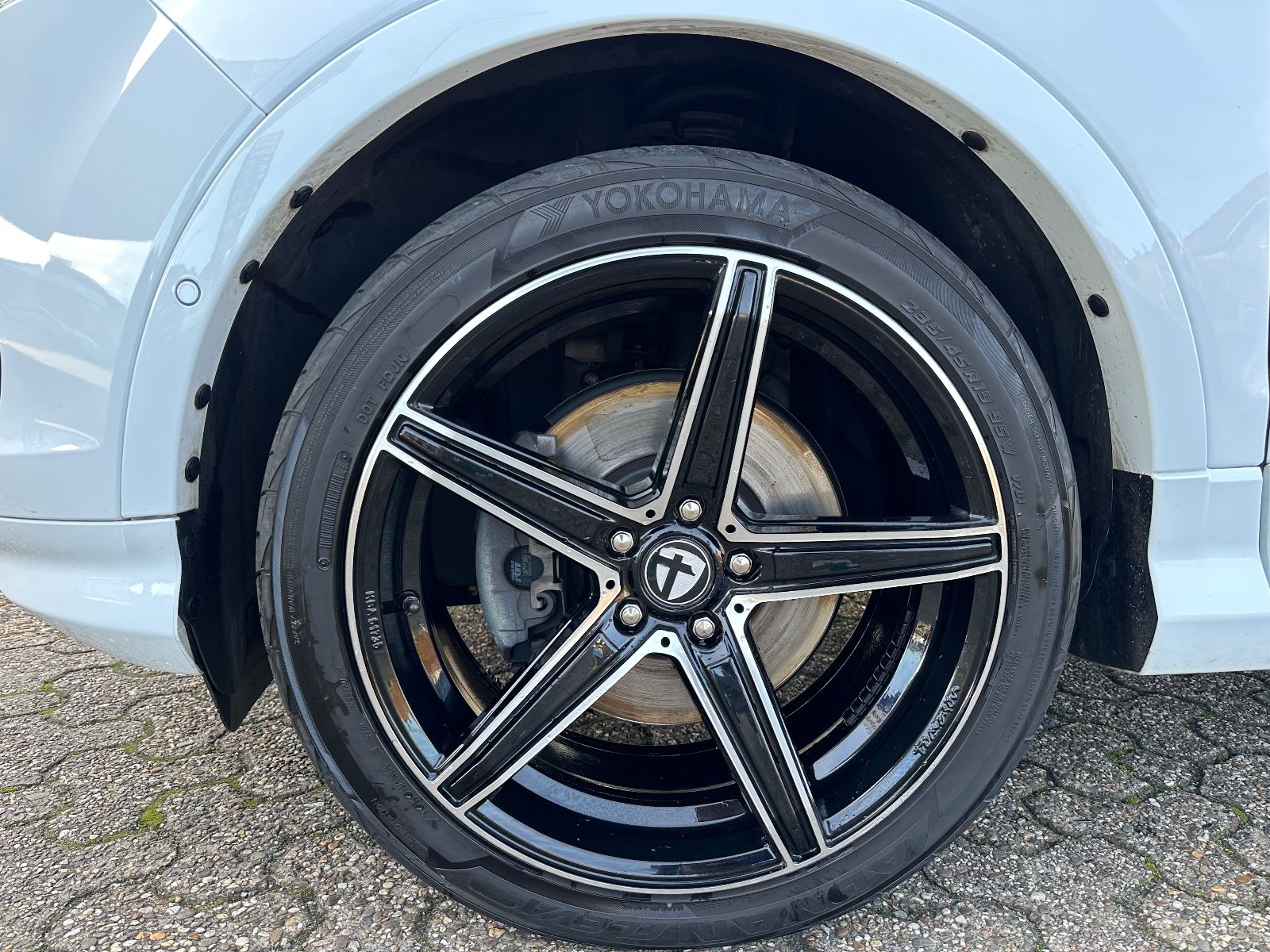 Fahrzeugabbildung Ford Kuga 2.0 TDCi 4x4 ST-Line AHK/Pano/Navi/Sound