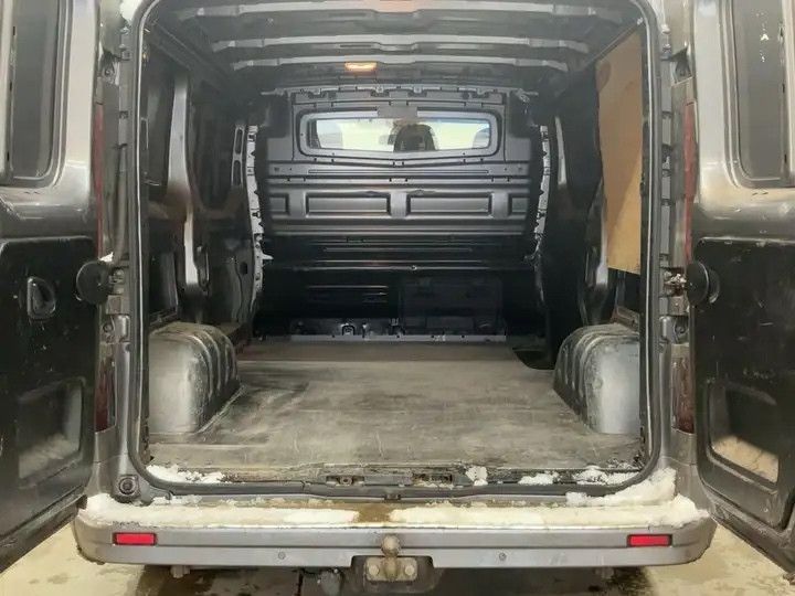 Opel Vivaro - 1