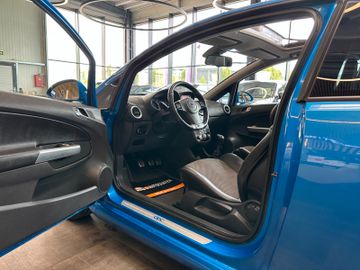 Opel Corsa D OPC *RECARO*LEDER*KliMAAUTOMATIK*