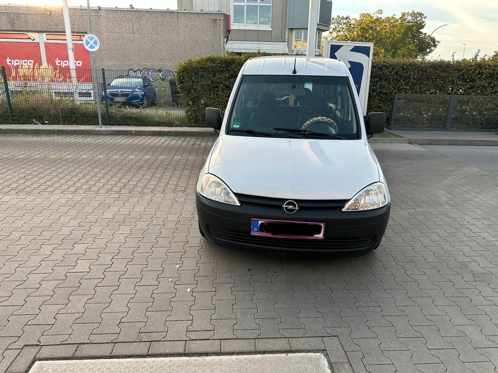 Opel Combo 2009 — вигляд ззаду