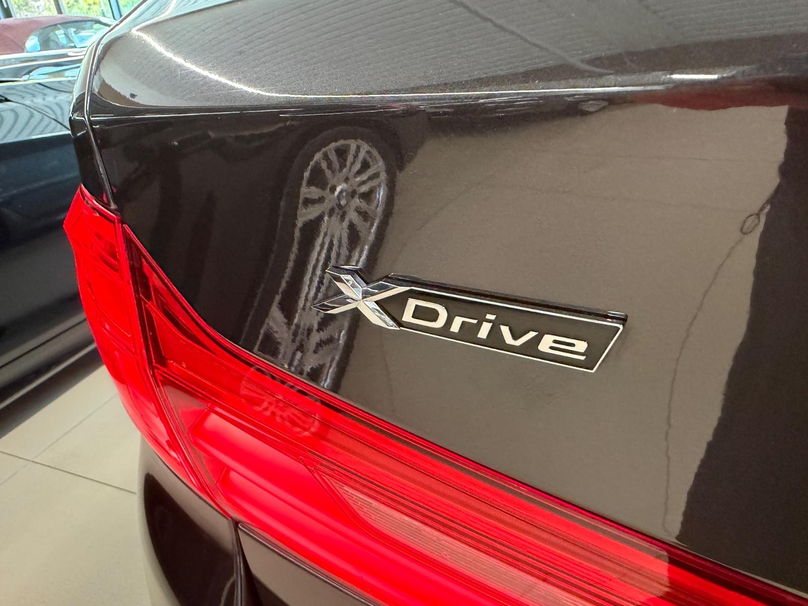 BMW 530d Touring xDrive M Sport Paket Head Up