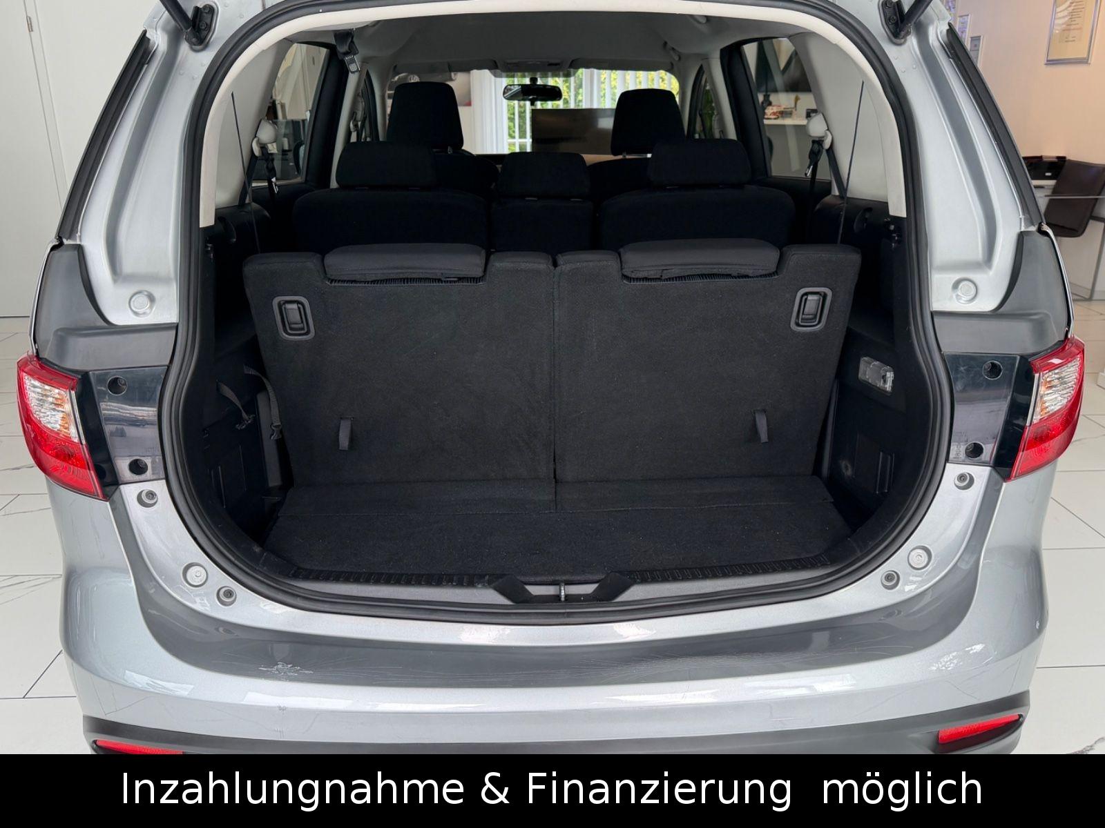 Mazda 5 2012 — photo 13