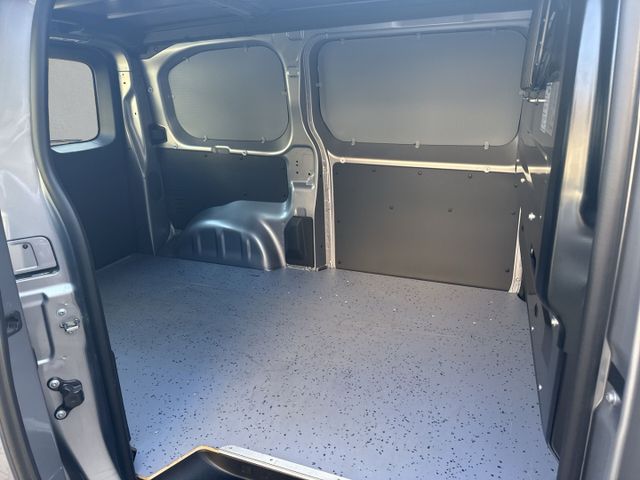 Vivaro e Edition M MULTIMEDIA KLIMA DAB 11KW-CHA