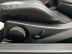 MERCEDES-BENZ E 200 CGI / NUR 56.tKM / GARANTIE / 2.HD / XEN /