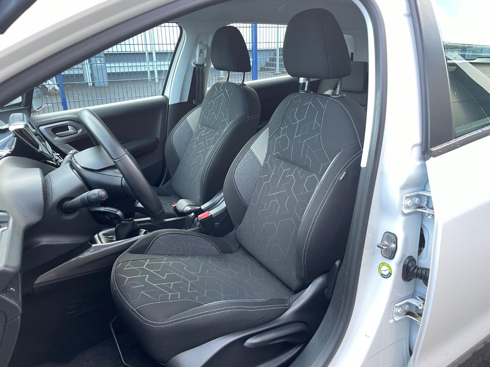 Peugeot 2008 Active 1.2*NUR 66TKM*1.HAND*KLIMA*TEMPOMAT