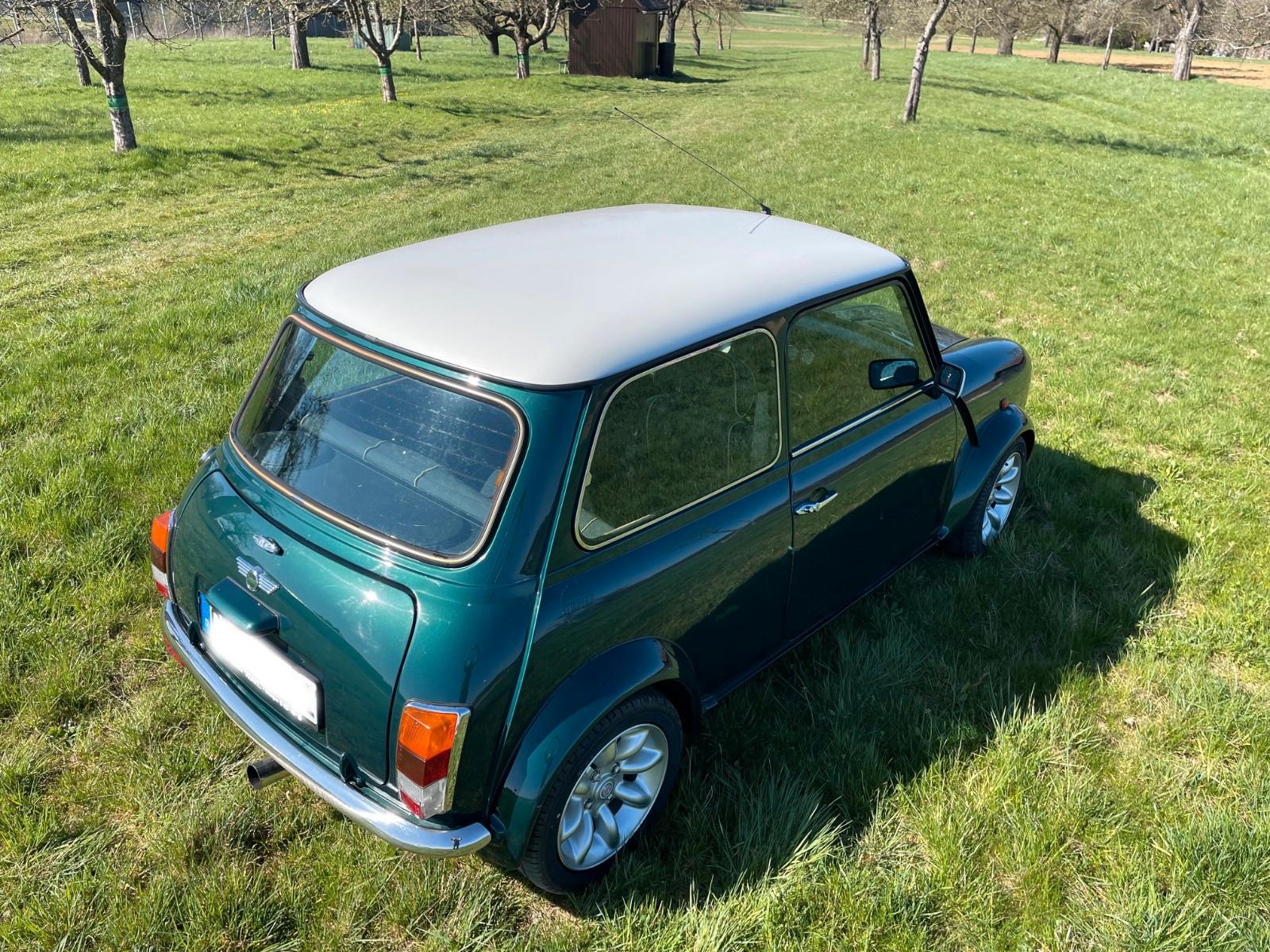 MINI COOPER　1300S Welly Mini Cooper 1300 Surfing Auto Metalowy Model 1:24