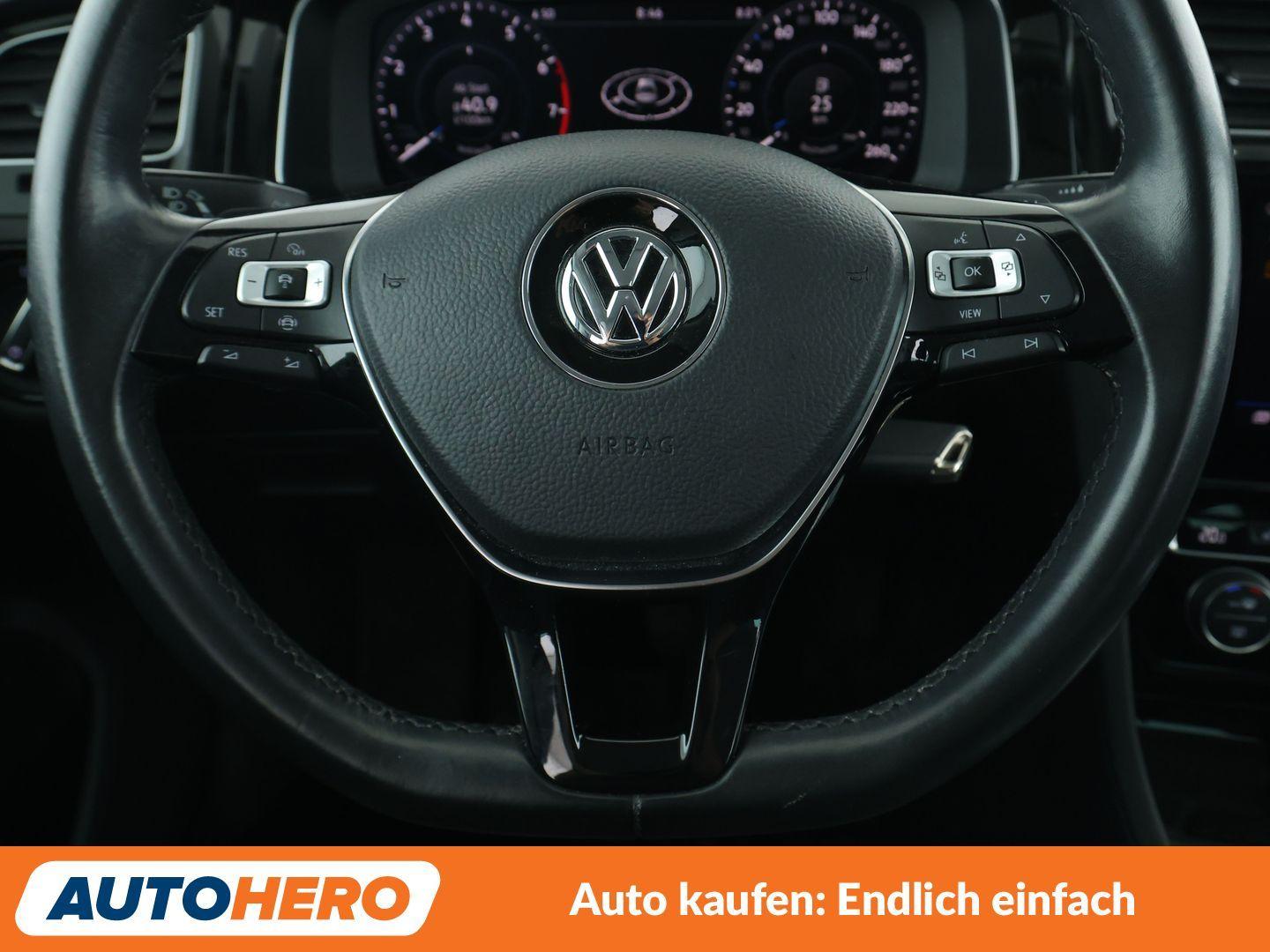 Volkswagen Golf VII 1.5 TSI ACT Highline BMT Aut.*NAVI*LED*