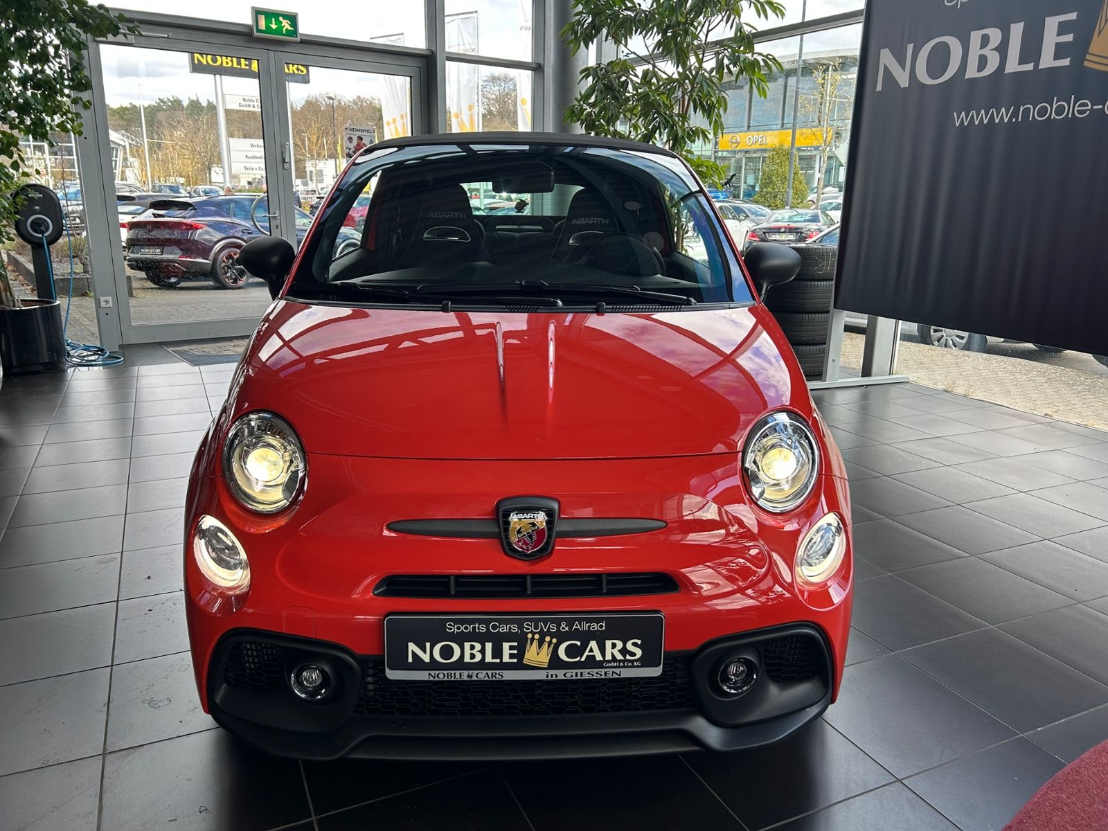 Fahrzeugabbildung Abarth 695C Turismo BEATS NAVI XENON