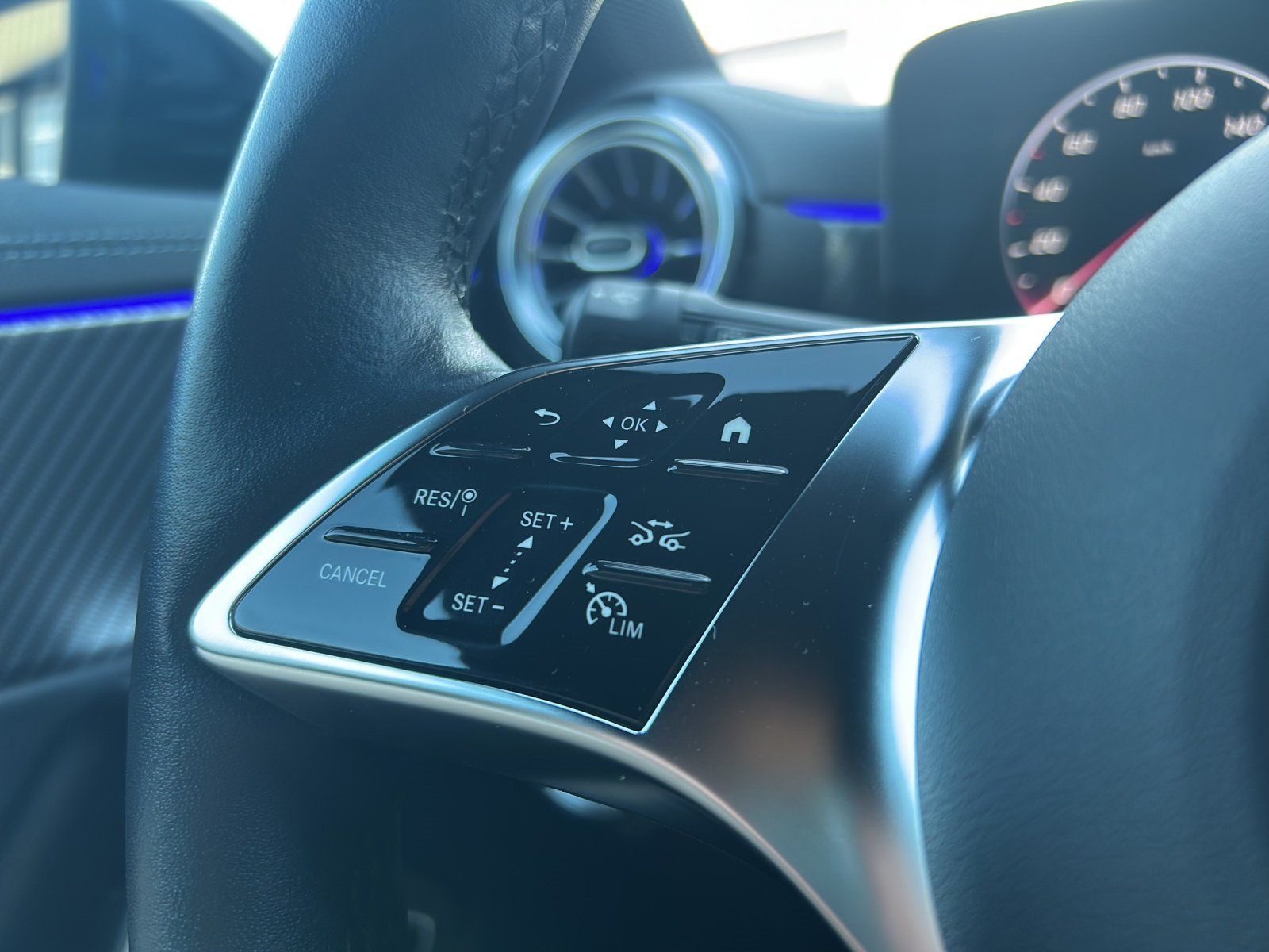 Fahrzeugabbildung Mercedes-Benz CLA220d SB Night DISTRO KeyGo AHK el.Heckkl MLED