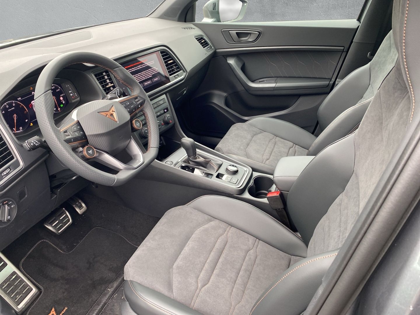 Fahrzeugabbildung CUPRA Ateca VZ 4Drive 2.0 TSI NP: 61.740,- AHK-klappba