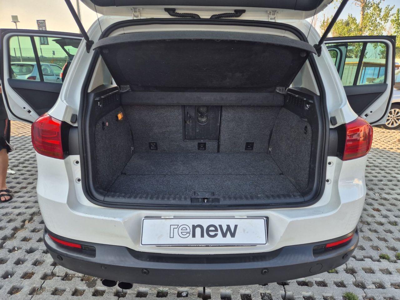 Volkswagen Tiguan 2011 — photo 12