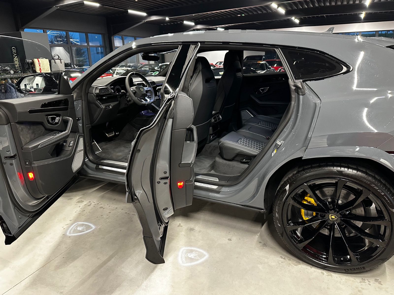 Fahrzeugabbildung Lamborghini Urus S, Pano, 3D, Massage+Belüft.,23 Zoll