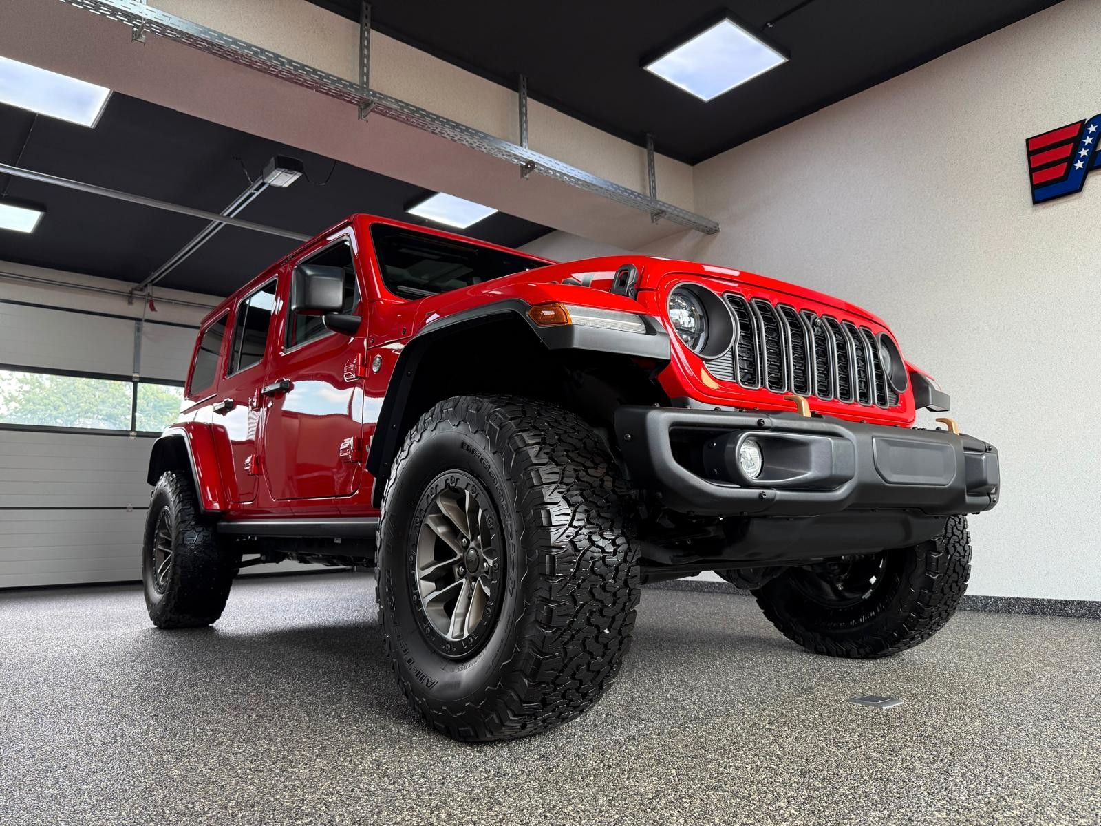 Fahrzeugabbildung Jeep RUBICON 392-6.4L HEMI V8-AHK 3500KG-35"