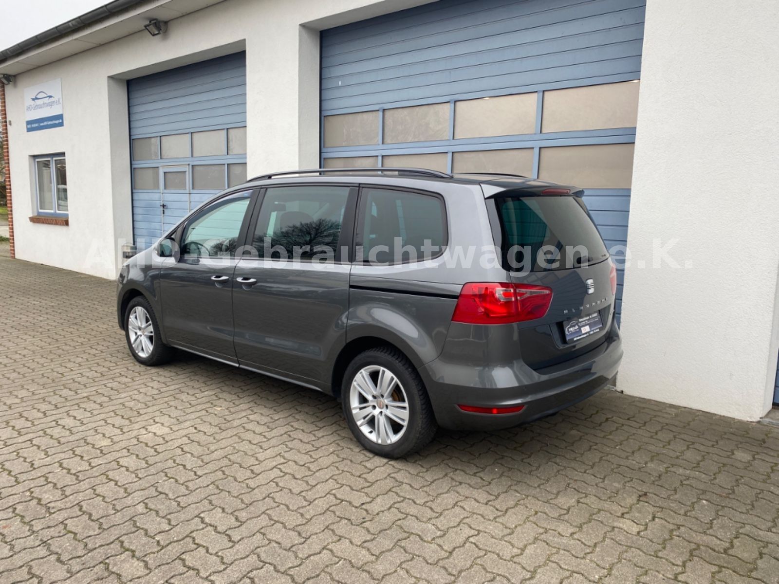 Fahrzeugabbildung SEAT Alhambra Style Viva 1.4 TSI Bi-Xenon Kamera PDC