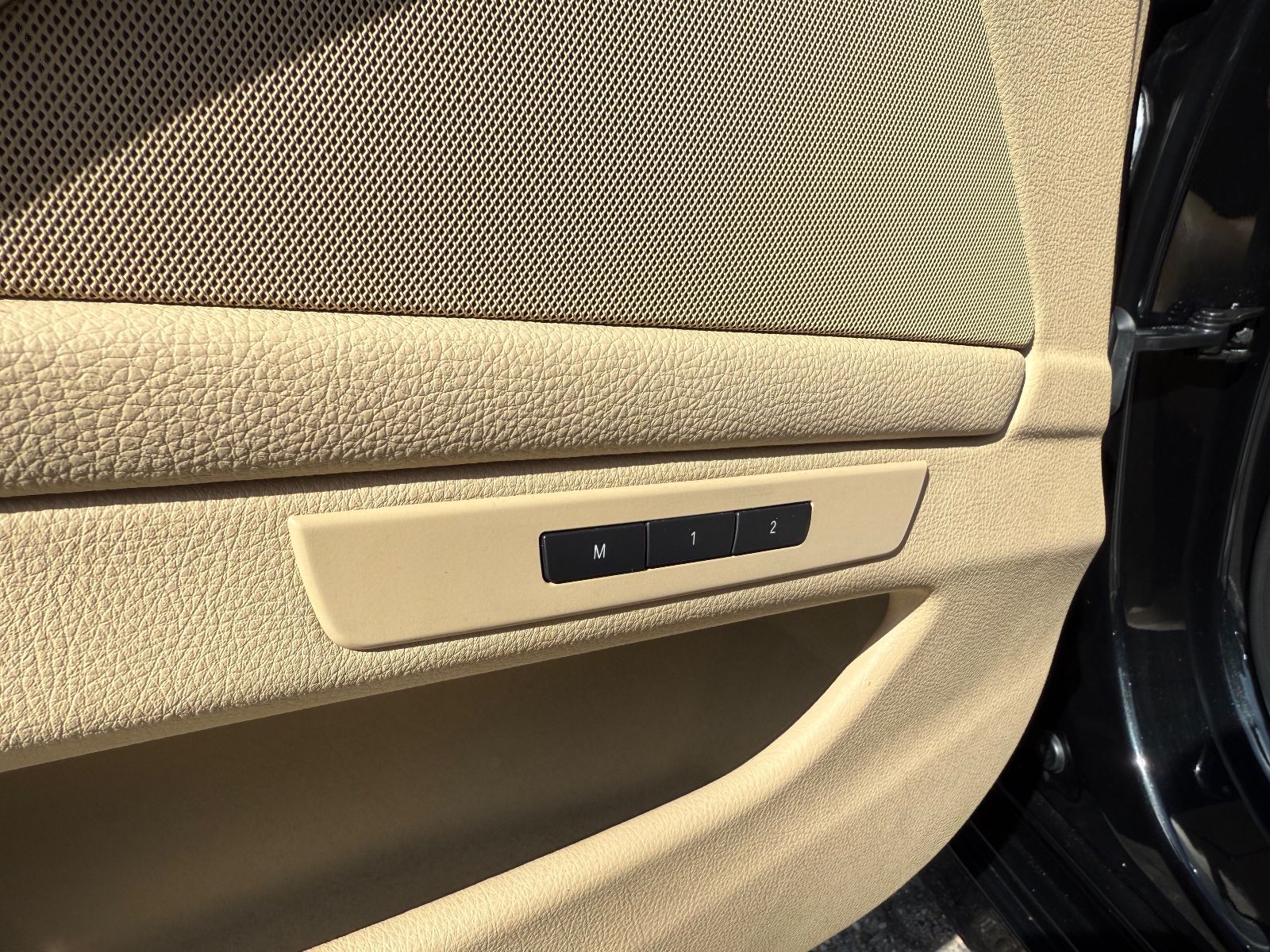 Fahrzeugabbildung BMW 535 i xDrive Luxury Line NAVI LED LEDER HEAD-UP