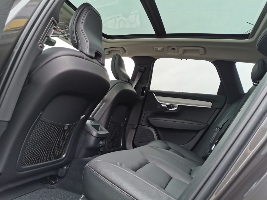 Fahrzeugabbildung Volvo V90 CC B4 D AWD Plus+SOFORT+AHZV+Panorama+360°
