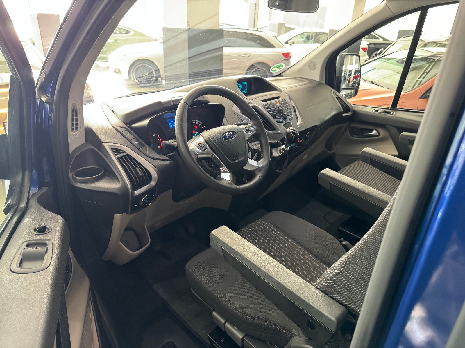 Fahrzeugabbildung Westfalia WESTFALIA BUSINESS EDITION EUROLINE FORD 7SITZER