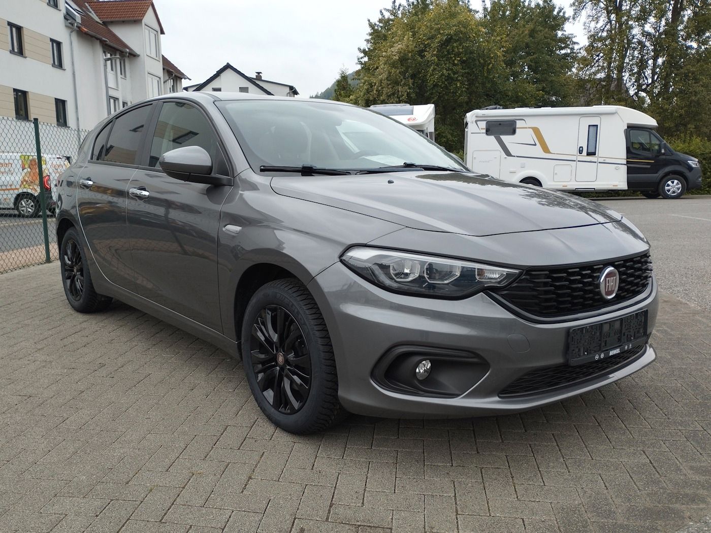 Fahrzeugabbildung Fiat Tipo Hatchback 1.4 Sitzheiz Klima PDC ALU