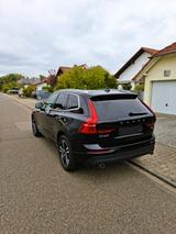 Volvo XC60 T4 Momentum Pro Geartronic M. Pro - gebrauchte Volvo XC60 aus dem Jahr 2020