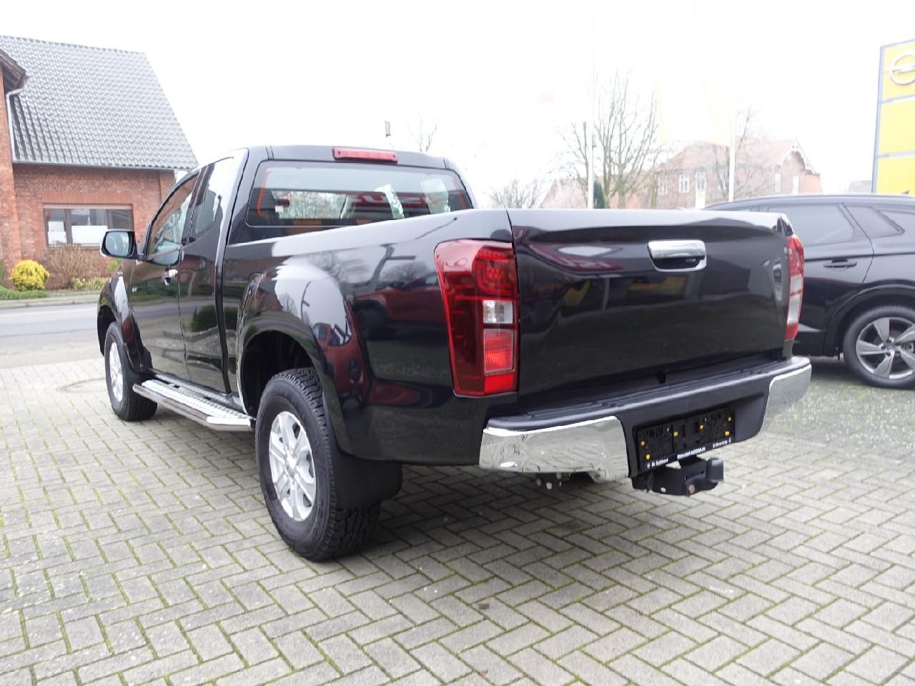 Fahrzeugabbildung Isuzu D-Max Space Cab 1,9 LS mit Luftfahrwerk