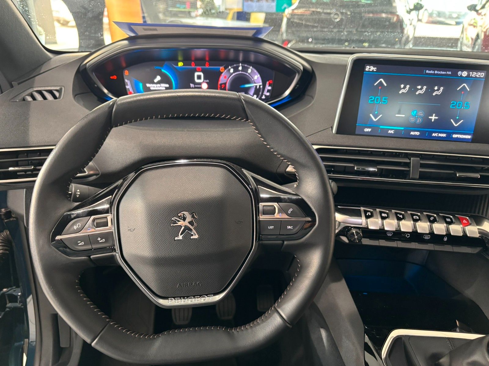 Fahrzeugabbildung Peugeot 3008 1.2T ACTIVE PACK NAVI/LED/SPORT/VIRT/PDC