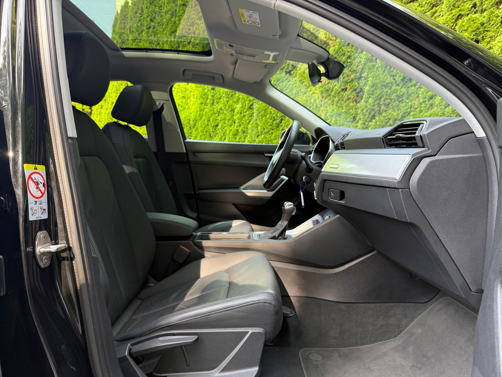 Fahrzeugabbildung Audi Q3 Sportback 35TDI S-tr. S Line LED+PANO+NAV+SHZ
