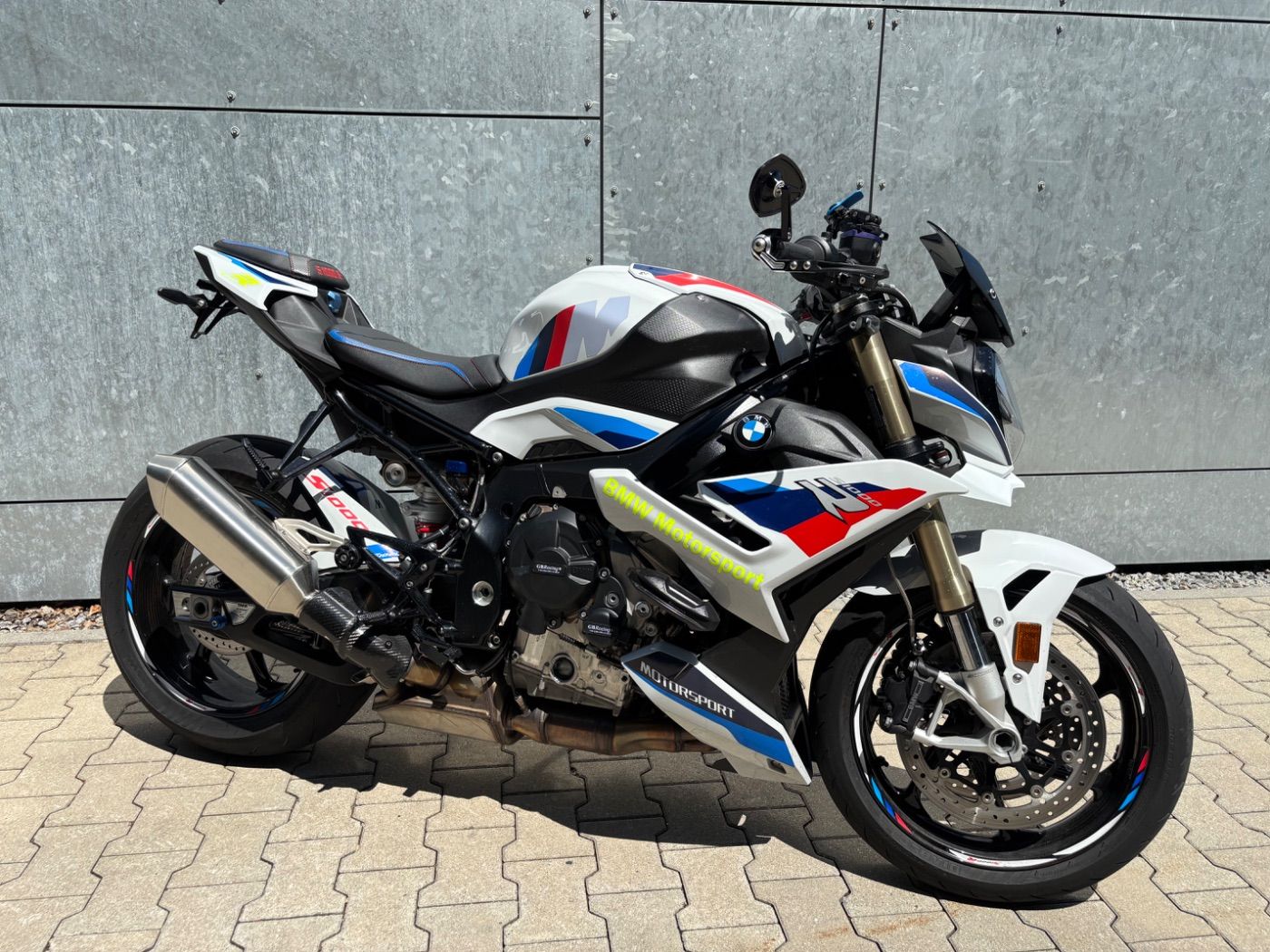 Fahrzeugabbildung BMW S 1000 R M Paket, Carbonräder viel Zubehör