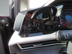 VW Golf VIII 1.5 TSI Life LED Navi Rfk DAB 16'' Lan VW Golf VIII 1.5 TSI Life LED Navi Rfk DAB 16'' Lan