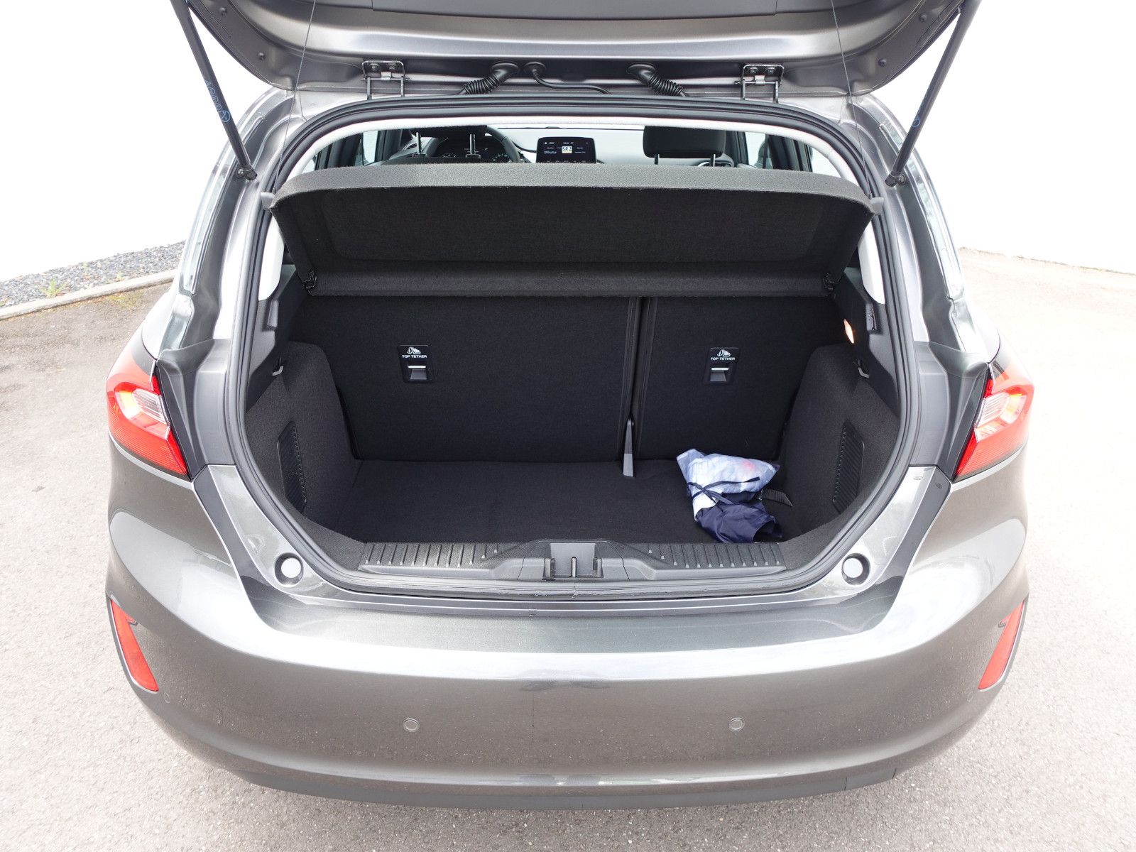Fahrzeugabbildung Ford Fiesta 1,0 EcoBoost Titanium AHK,PDC,Kamera,LED