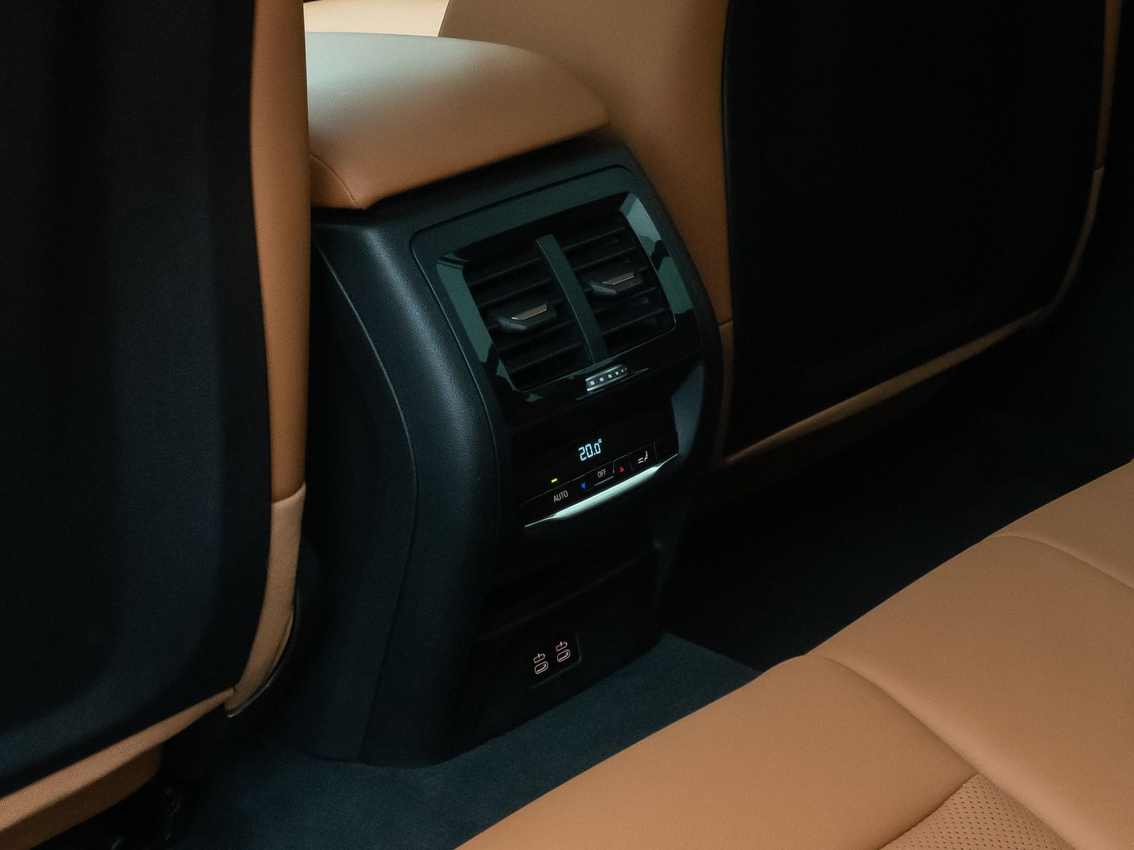 Fahrzeugabbildung BMW X3 xD30e Alarm HUD DAB Laser Kamera Sport Leder