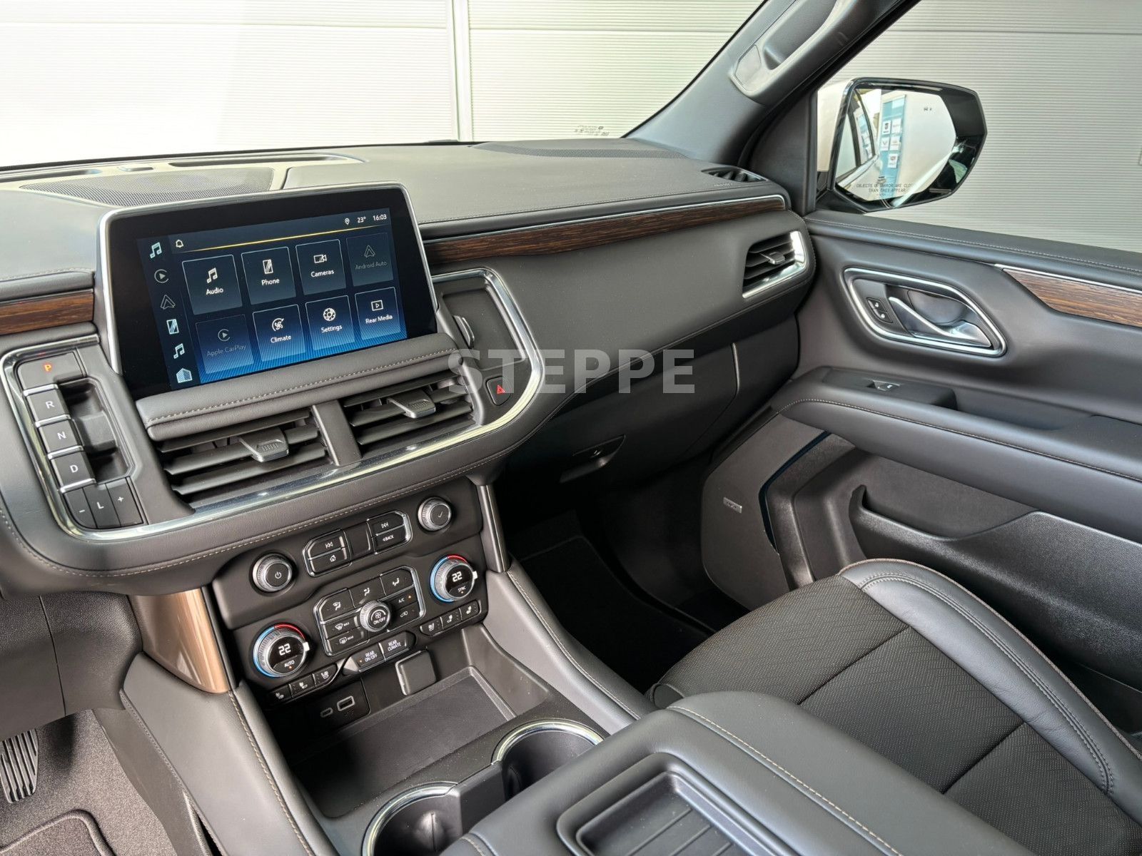 Chevrolet Suburban 6,2 High Country AHK  22"Alu; Luftfeder