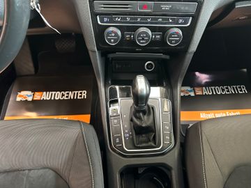 Volkswagen Golf *ACC*NAV*PDC*SitzHZ*2-ZONEN*ALCANTARA*AHK*
