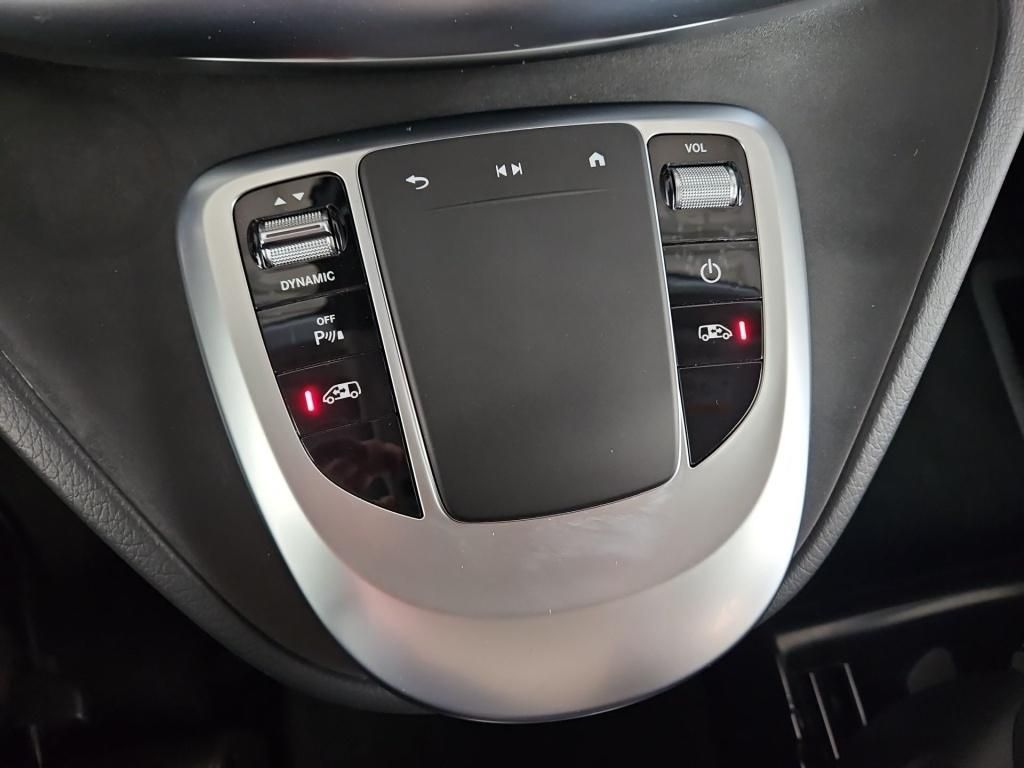Fahrzeugabbildung Mercedes-Benz EQV 300 extralang 8 Sitze 2x Klima 2x elektr. ST