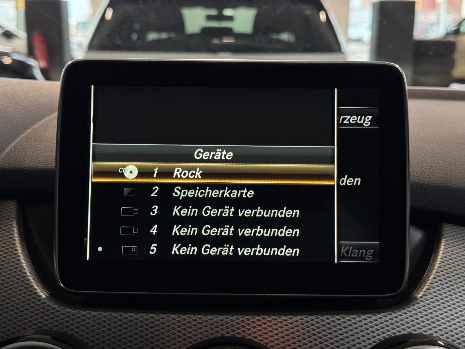 Fahrzeugabbildung Mercedes-Benz B 200 7G-DCT SPORTPAKET URBAN AMG NIGHT COMAND