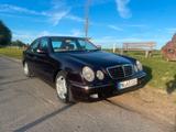 Mercedes-Benz Mercedes E240 *TÜV Neu*Vollausstattung* - gebrauchte Mercedes-Benz E 240 aus dem Jahr 2001