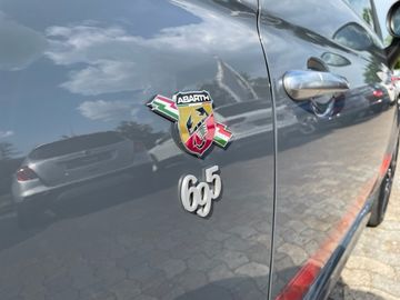Fahrzeugabbildung Abarth 695 XSR Yamaha Limited Edition, Leder, Akrapovic