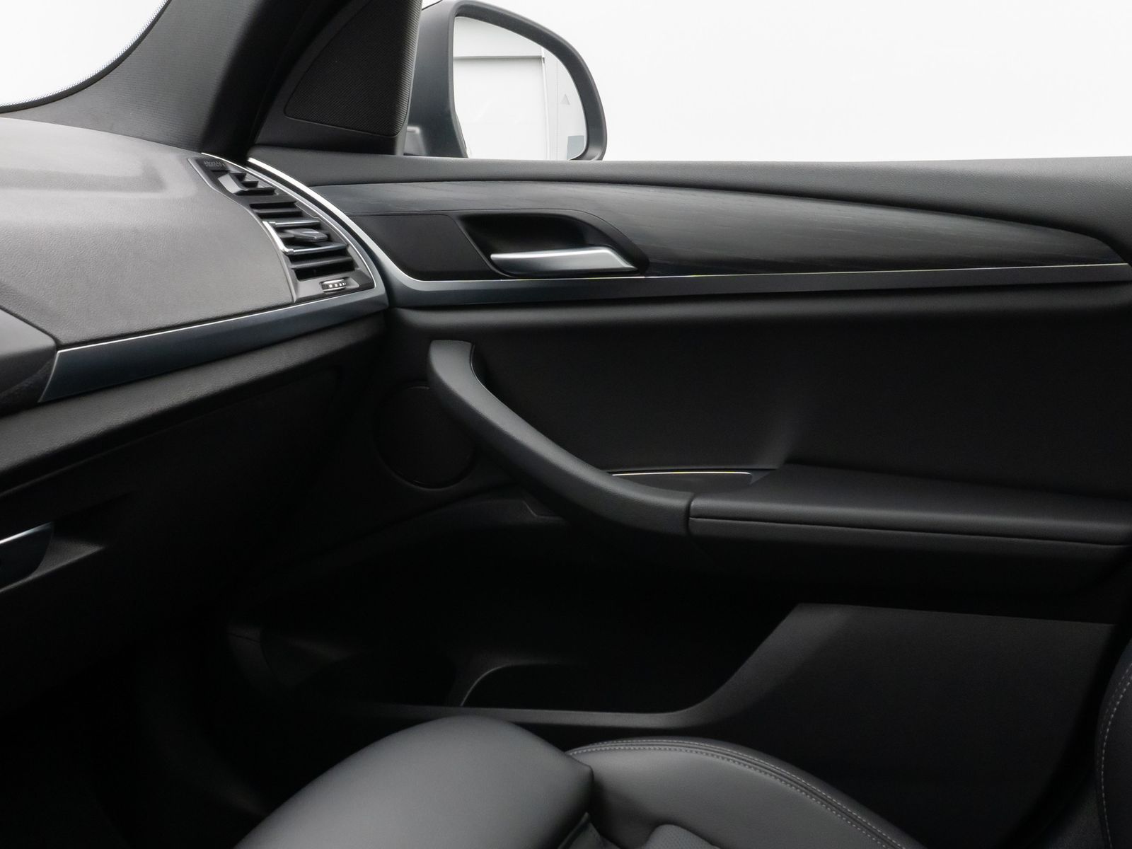 Fahrzeugabbildung BMW X3 xD30e Panorama Laser 360°HUD DAB HiFi Sport